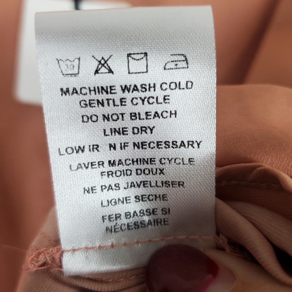 dRA Los Angeles NWT v neck hilo blouse - Picture 5 of 7